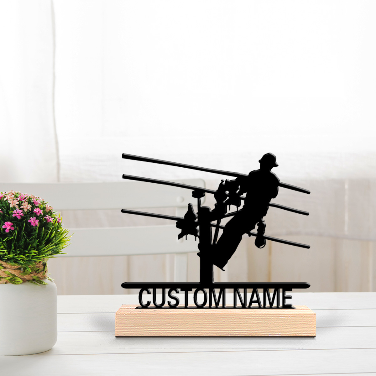Home Christmas Decor - 1個入り スタイリッシュなカスタムメイド電気技師金属像 モダンな木製ベースの装飾品 オフィスやリビングルームに 自然をイメージしたデザイン