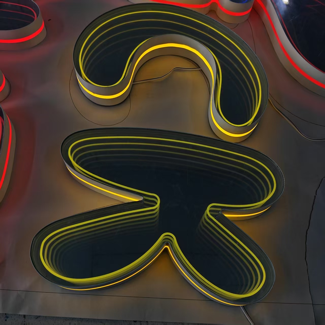 カスタマイズ可能な無限ネオンサインLED 3Dアート千層エン - Neon Sign Led Custom のレビューと価格