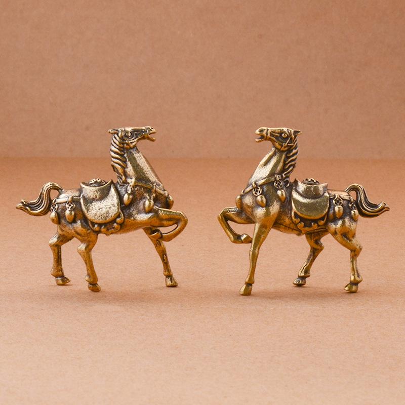 真鍮製の軍馬の小さな置物、家のデスクトップ装飾、レトロな純銅 - Home Decor Enthusiast のレビューと価格
