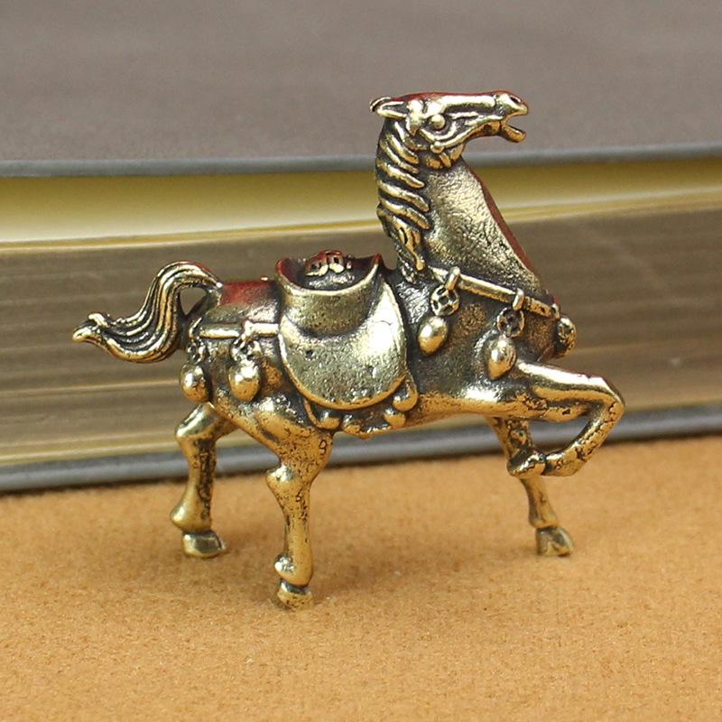 真鍮製の軍馬の小さな置物、家のデスクトップ装飾、レトロな純銅 - Home Decor Enthusiast のレビューと価格