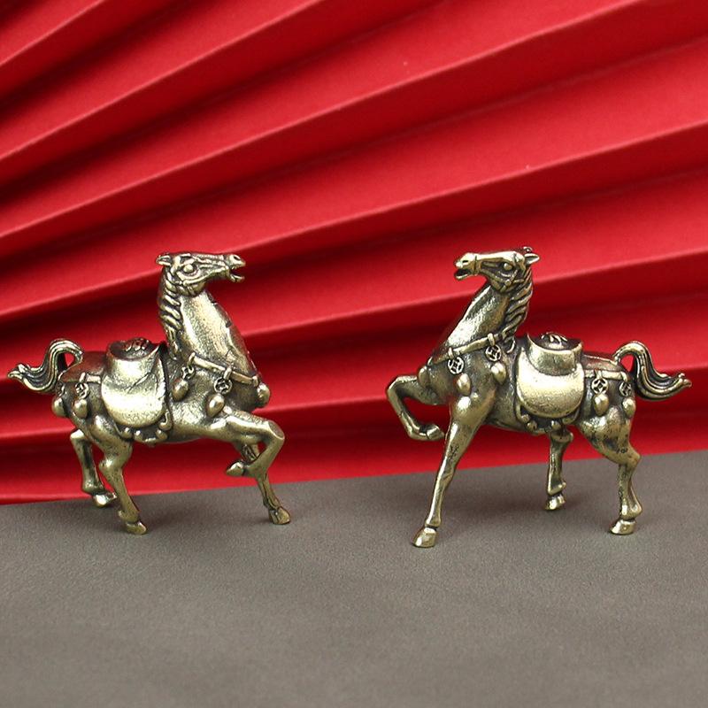 真鍮製の軍馬の小さな置物、家のデスクトップ装飾、レトロな純銅 - Home Decor Enthusiast のレビューと価格