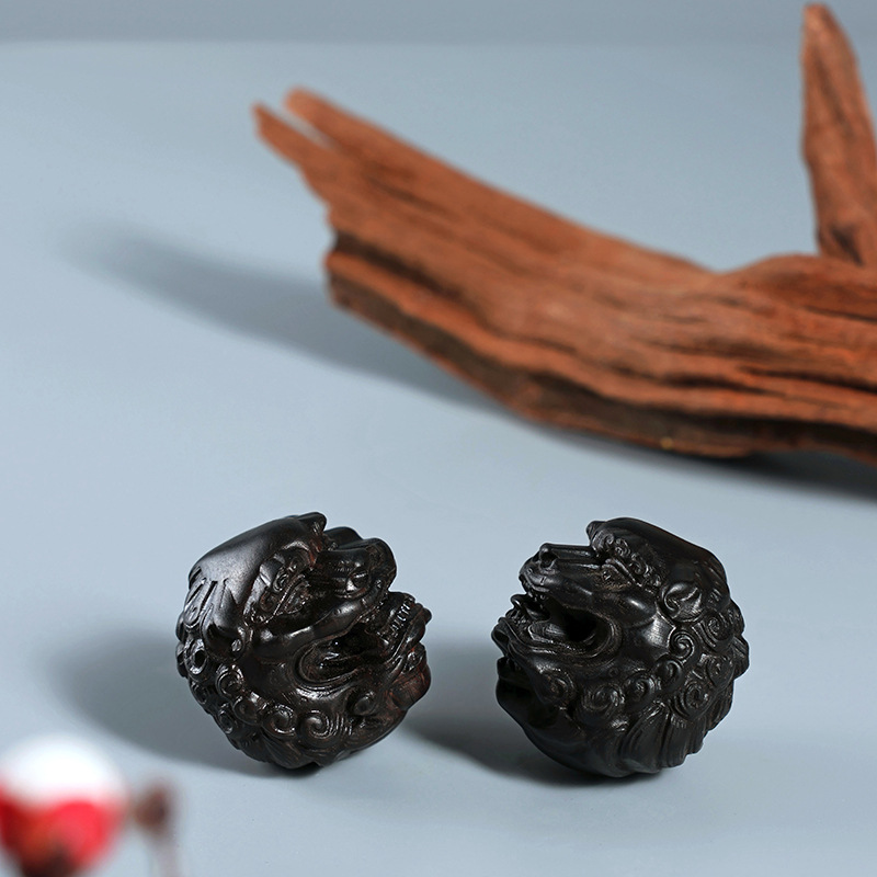 中国黒檀彫刻の覚醒獅子ハンドマッサージボール、家の装飾アート - Home Decor Enthusiast のレビューと価格